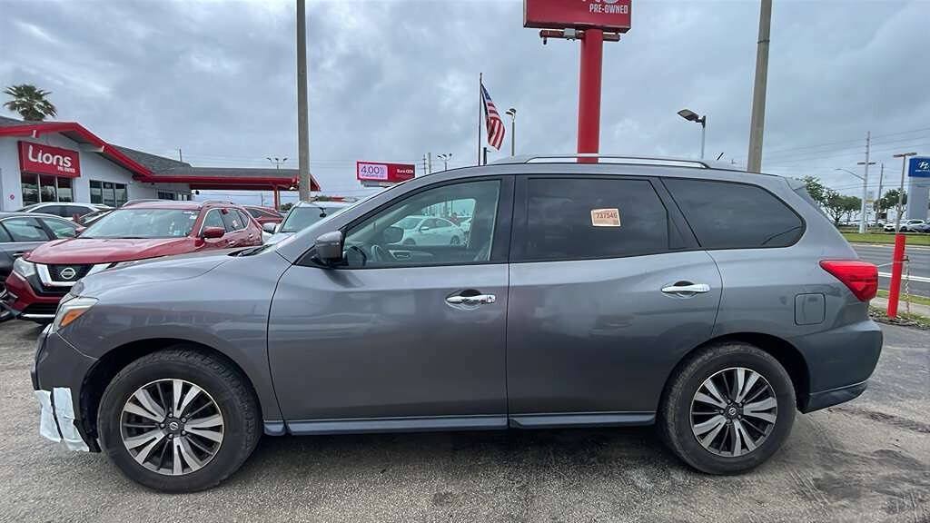 Used 2017 Nissan Pathfinder SL FWD image 3