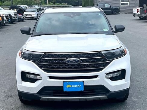 Used 2021 Ford Explorer XLT w/ Equipment Group 202A AWD/4WD image 2