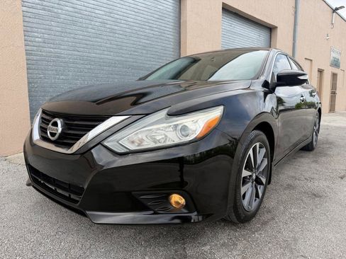 Used 2016 Nissan Altima 2.5 SV w/ Convenience Package image 9