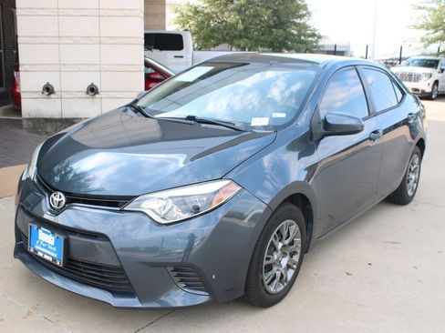 Used 2016 Toyota Corolla LE FWD image 1