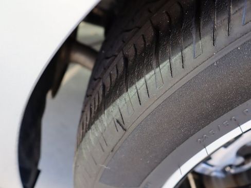 Used 2025 Ford Mustang Premium image 50