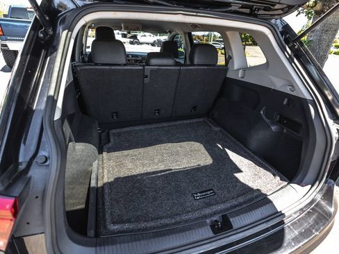 Used 2020 Volkswagen Tiguan SE AWD/4WD image 31