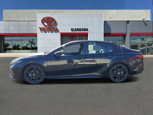 New 2026 Toyota Camry Hybrid FWD image 6
