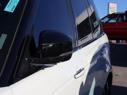 Used 2018 Land Rover Range Rover SV Autobiography Dynamic image 3