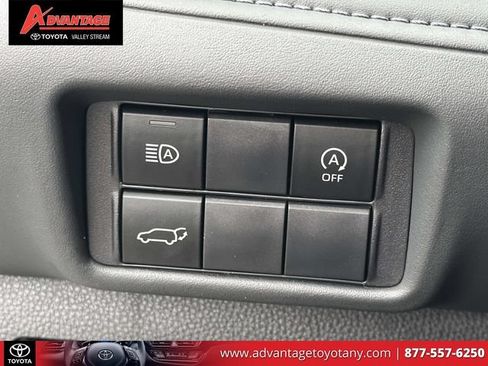 Used 2023 Toyota Highlander XLE AWD/4WD image 26