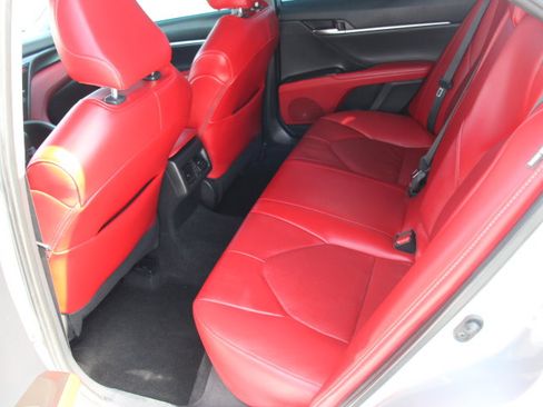 Used 2022 Toyota Camry XSE FWD image 14