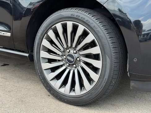 Used 2019 Lincoln Navigator Reserve AWD/4WD image 28