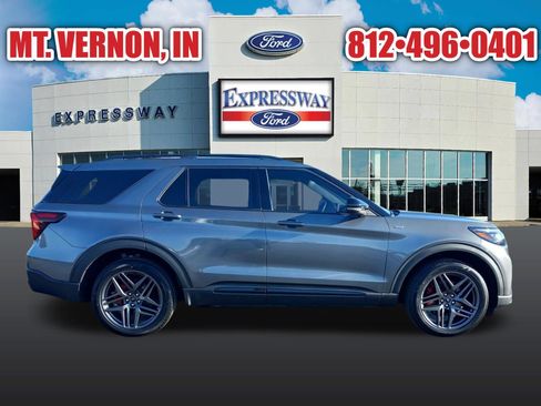 Used 2025 Ford Explorer ST-Line w/ ST-Line Street Pack image 5