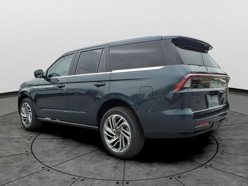 New 2026 Lincoln Navigator Reserve AWD/4WD image 4