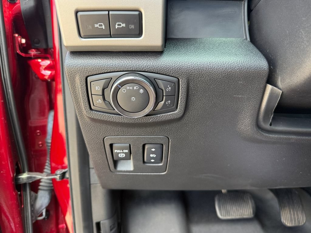 Used 2018 Ford F150 Lariat w/ Equipment Group 502A Luxury AWD/4WD image 26