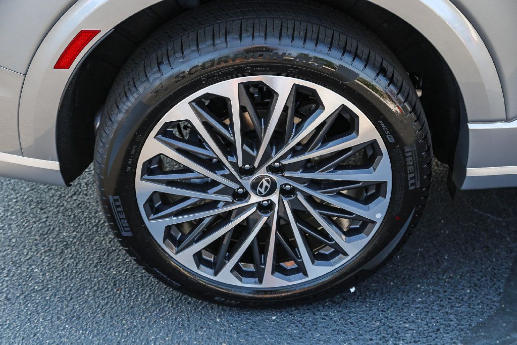Certified 2026 Hyundai Palisade Calligraphy AWD/4WD image 11