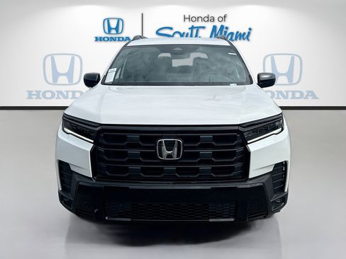 New 2026 Honda Pilot Sport image 2