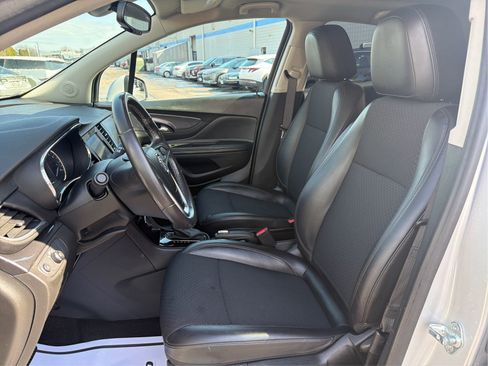 Certified 2022 Buick Encore Preferred w/ Safety Package AWD/4WD image 9