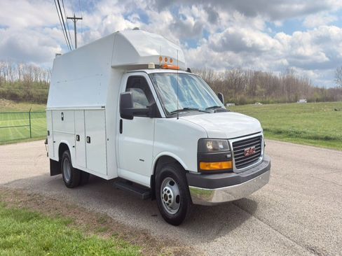 Used 2018 GMC Savana 3500 w/ Power Convenience Package RWD image 7