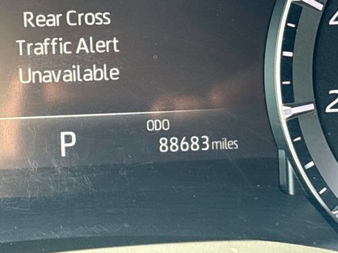 Used 2020 Toyota Highlander XLE AWD/4WD image 13