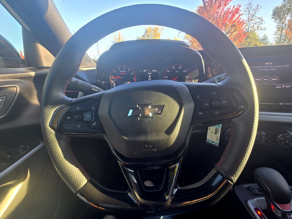 Certified 2024 Chevrolet Trax RS w/ Sunroof Package FWD image 23