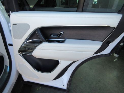 Used 2023 Land Rover Range Rover SE AWD/4WD image 31