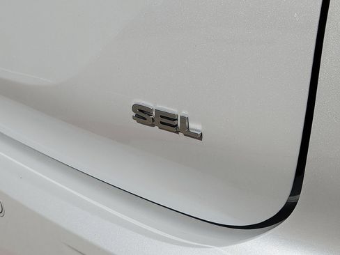 Used 2023 Mitsubishi Outlander SEL FWD image 10