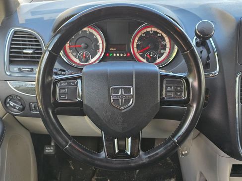 Used 2017 Dodge Grand Caravan SXT FWD image 7