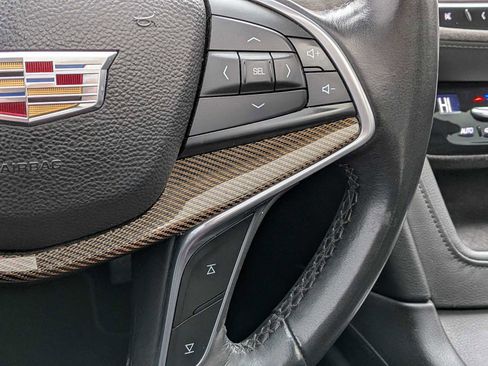 Used 2017 Cadillac XT5 Platinum image 25