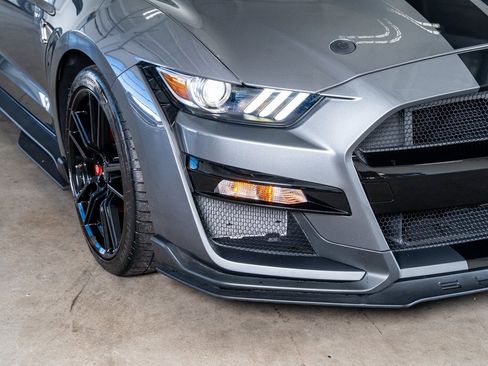Used 2021 Ford Mustang Shelby GT500 w/ Technology Package image 19