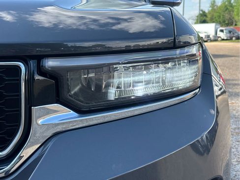 New 2025 Jeep Grand Cherokee Limited w/ Luxury Tech Group II image 9