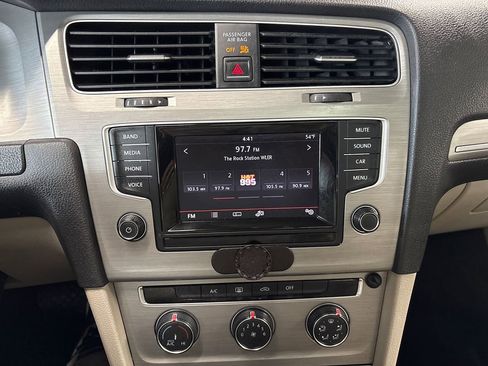 Used 2015 Volkswagen Golf S w/ Lighting Package image 33