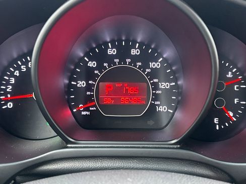 Used 2015 Kia Soul + image 21