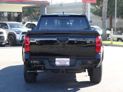 Used 2025 Toyota Tacoma TRD Sport image 13