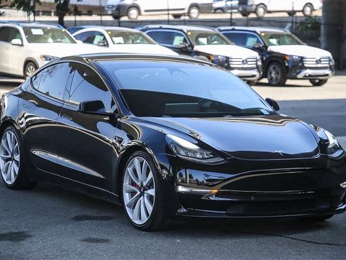 Used 2018 Tesla Model 3 Performance image 3