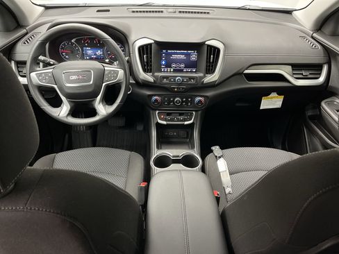 Certified 2024 GMC Terrain SLE w/ Driver Convenience Package image 4