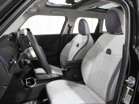 Certified 2025 MINI Cooper S image 5