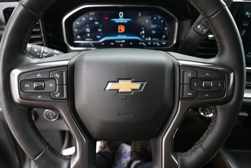 Used 2024 Chevrolet Silverado 2500 High Country w/ Technology Package AWD/4WD image 32