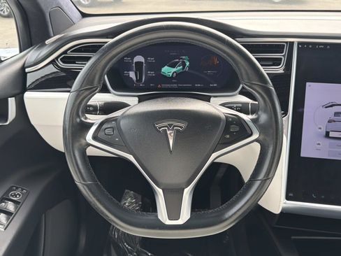 Used 2018 Tesla Model X 100D image 7