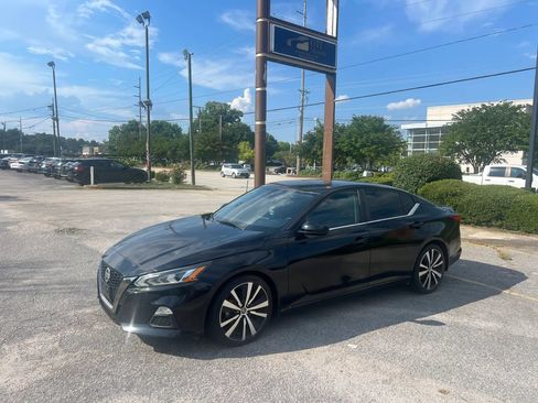 Used 2022 Nissan Altima 2.5 SR FWD image 8