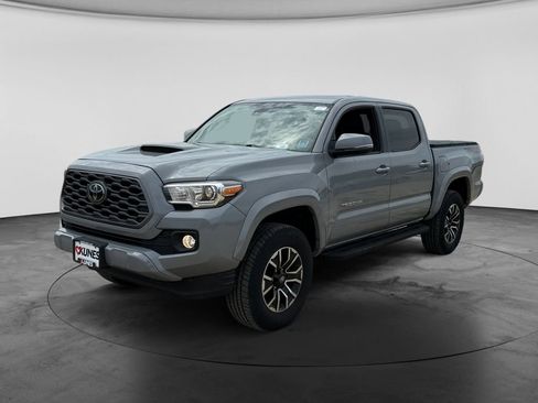 Used 2021 Toyota Tacoma TRD Sport w/ TRD Premium Sport Package AWD/4WD image 5
