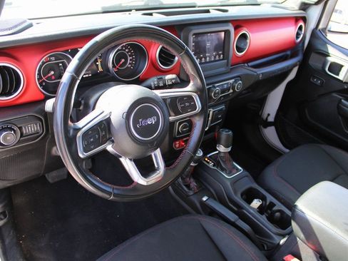 Used 2020 Jeep Wrangler Unlimited Rubicon AWD/4WD image 2