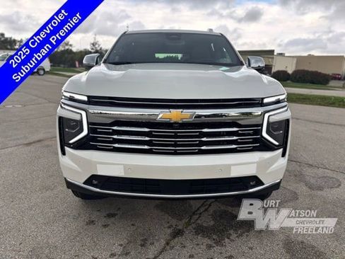New 2025 Chevrolet Suburban Premier image 8