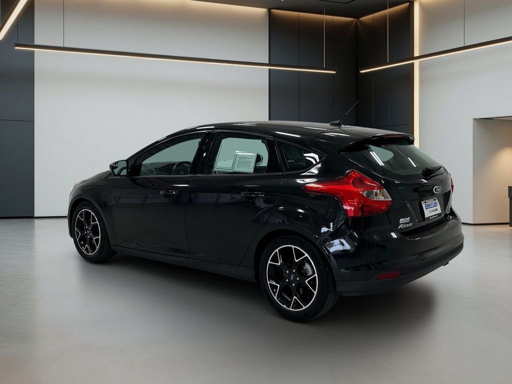 Used 2014 Ford Focus SE w/ Equipment Group 201A FWD image 3