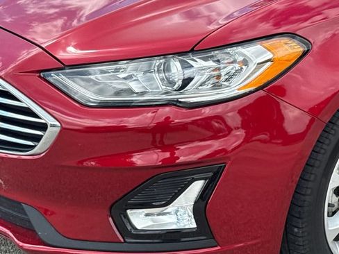 Used 2020 Ford Fusion SE FWD image 4