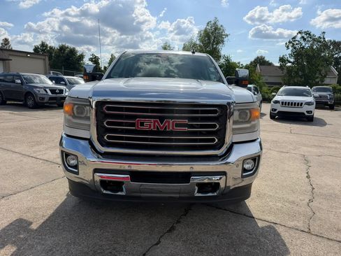 Used 2015 GMC Sierra 2500 SLT w/ Duramax Plus Package AWD/4WD image 8