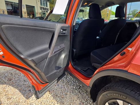 Used 2016 Toyota RAV4 LE AWD/4WD image 18