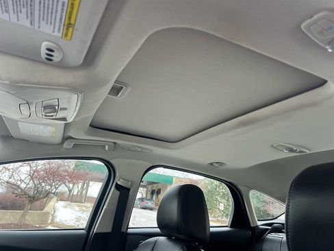 Used 2012 Ford Focus Titanium image 35