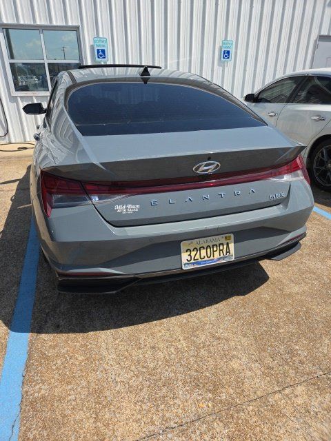 Used 2023 Hyundai Elantra Limited FWD image 6