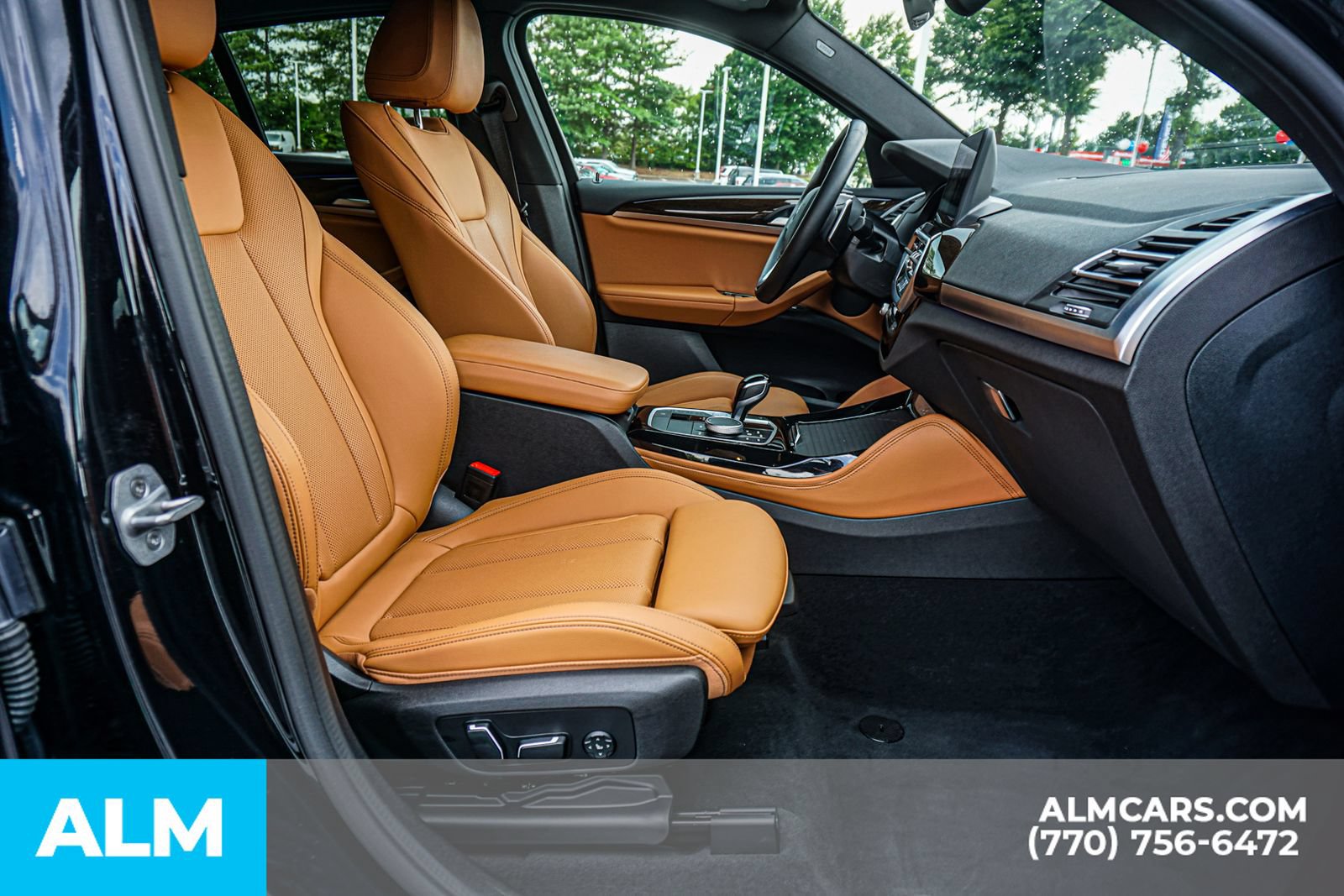 Used 2025 BMW X4 xDrive30i AWD/4WD image 23