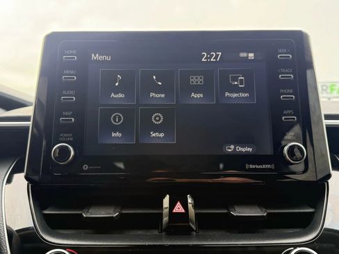 Used 2021 Toyota Corolla LE image 32