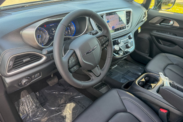 New 2026 Chrysler Pacifica Select AWD/4WD image 11