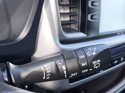 Used 2015 Toyota Highlander XLE image 25