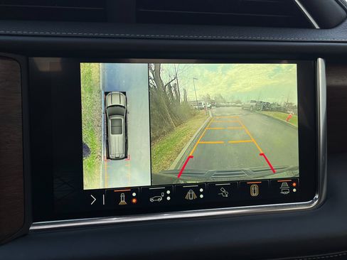 Used 2024 GMC Yukon XL Denali Ultimate image 43