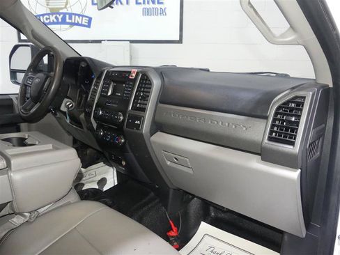 Used 2017 Ford F250 XL w/ Power Equipment Group AWD/4WD image 20